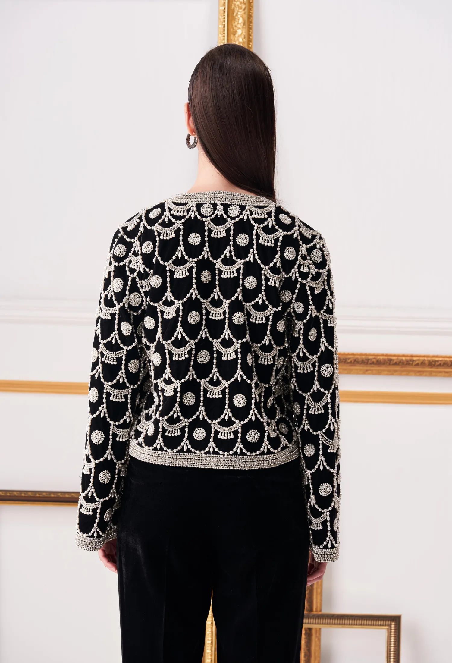B4 BLACK SCALLOP DIAMANTÉ JACKET