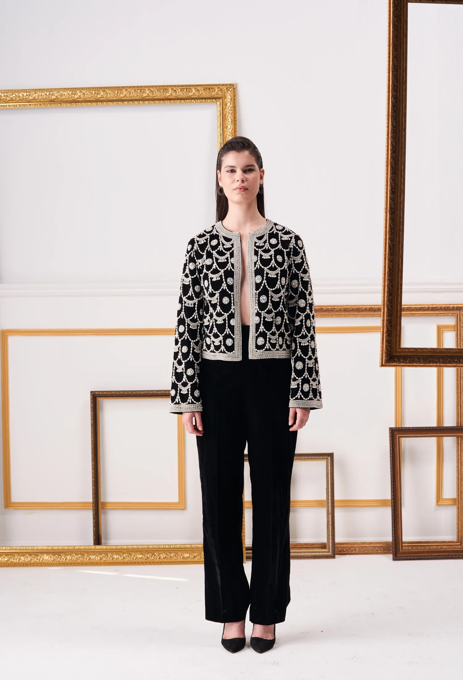 B4 BLACK SCALLOP DIAMANTÉ JACKET