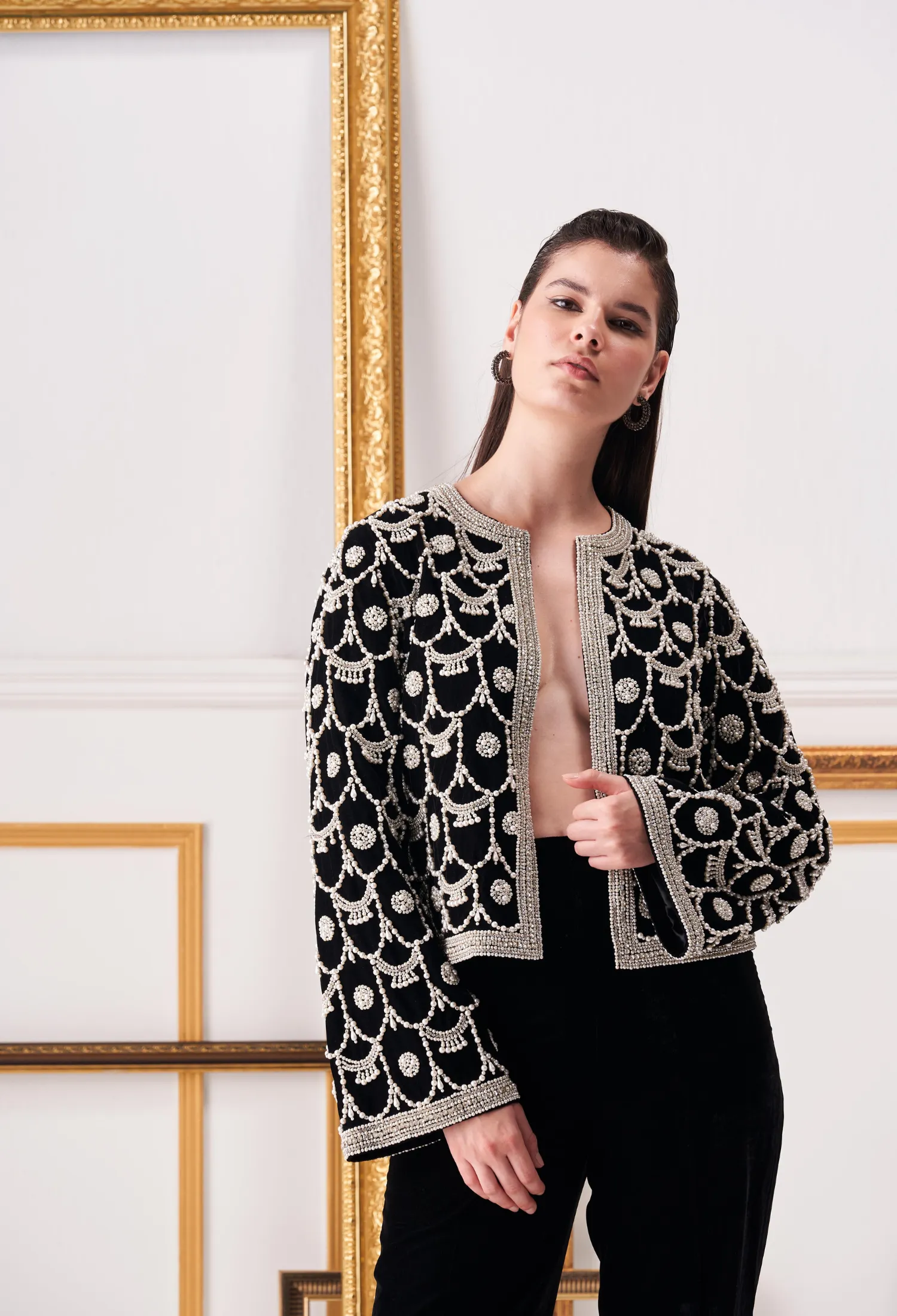 B4 BLACK SCALLOP DIAMANTÉ JACKET