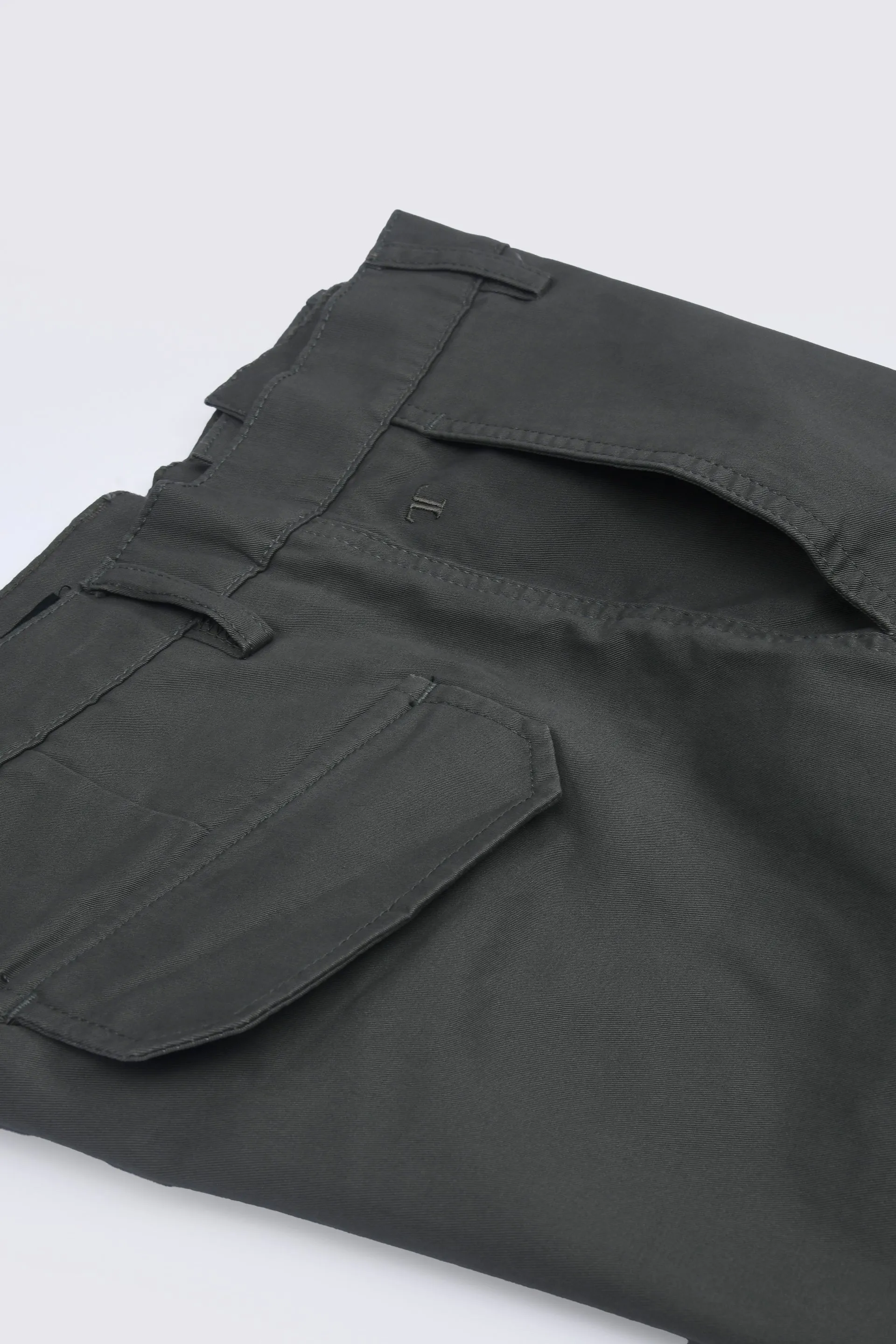 ELEVATED TWILL TAILORED CARGO PANTS IN OLIVE