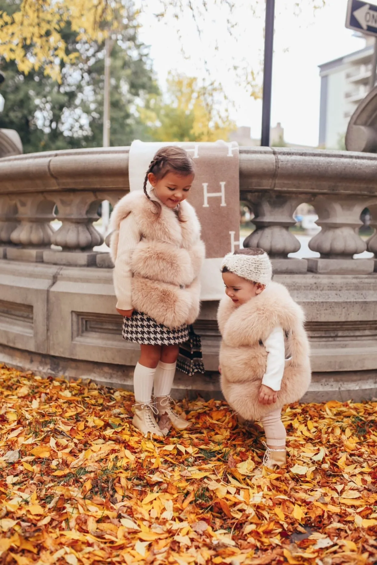 KIDS MI LOVES SIGNATURE Beige Luxurious Fox fur vest