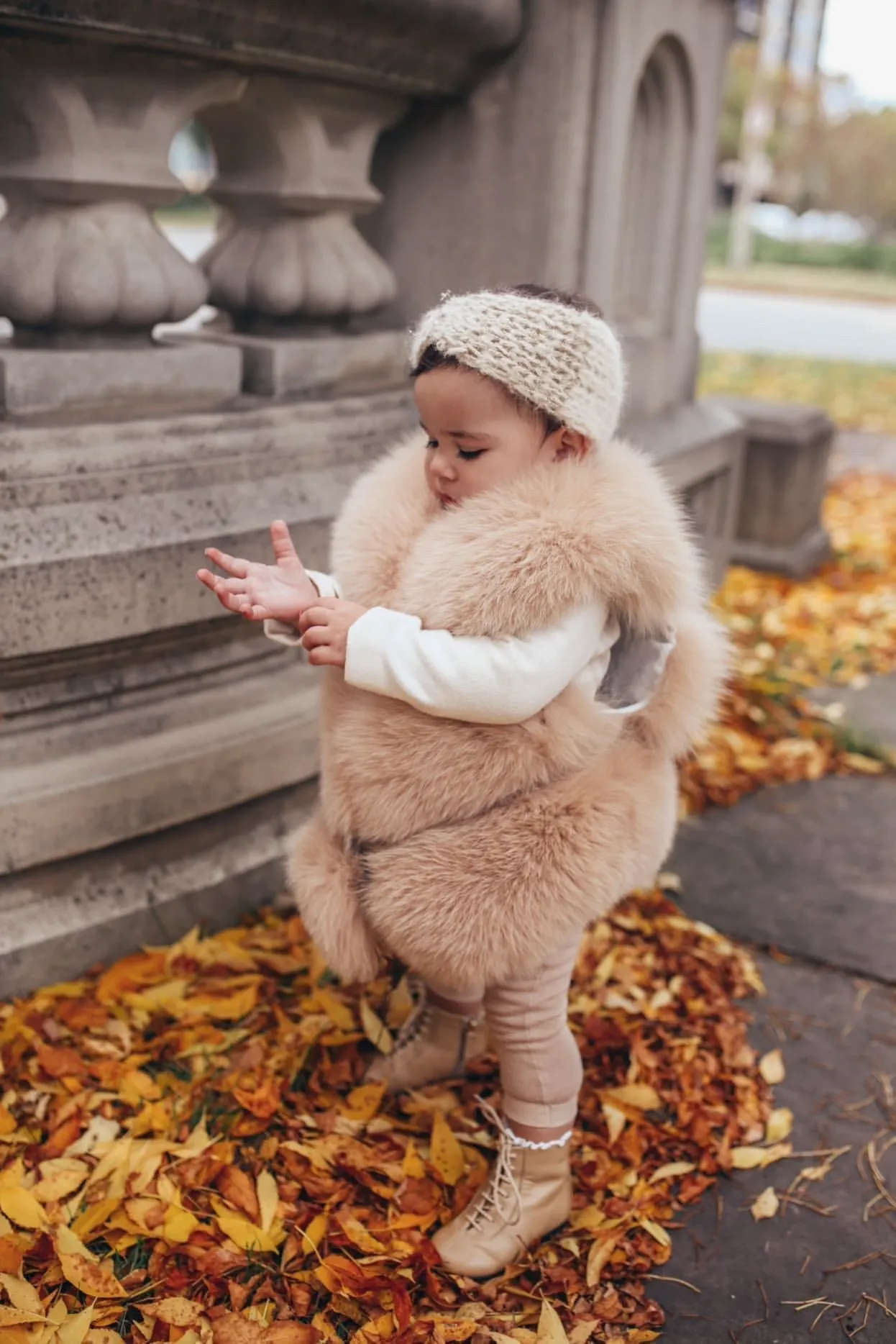 KIDS MI LOVES SIGNATURE Beige Luxurious Fox fur vest