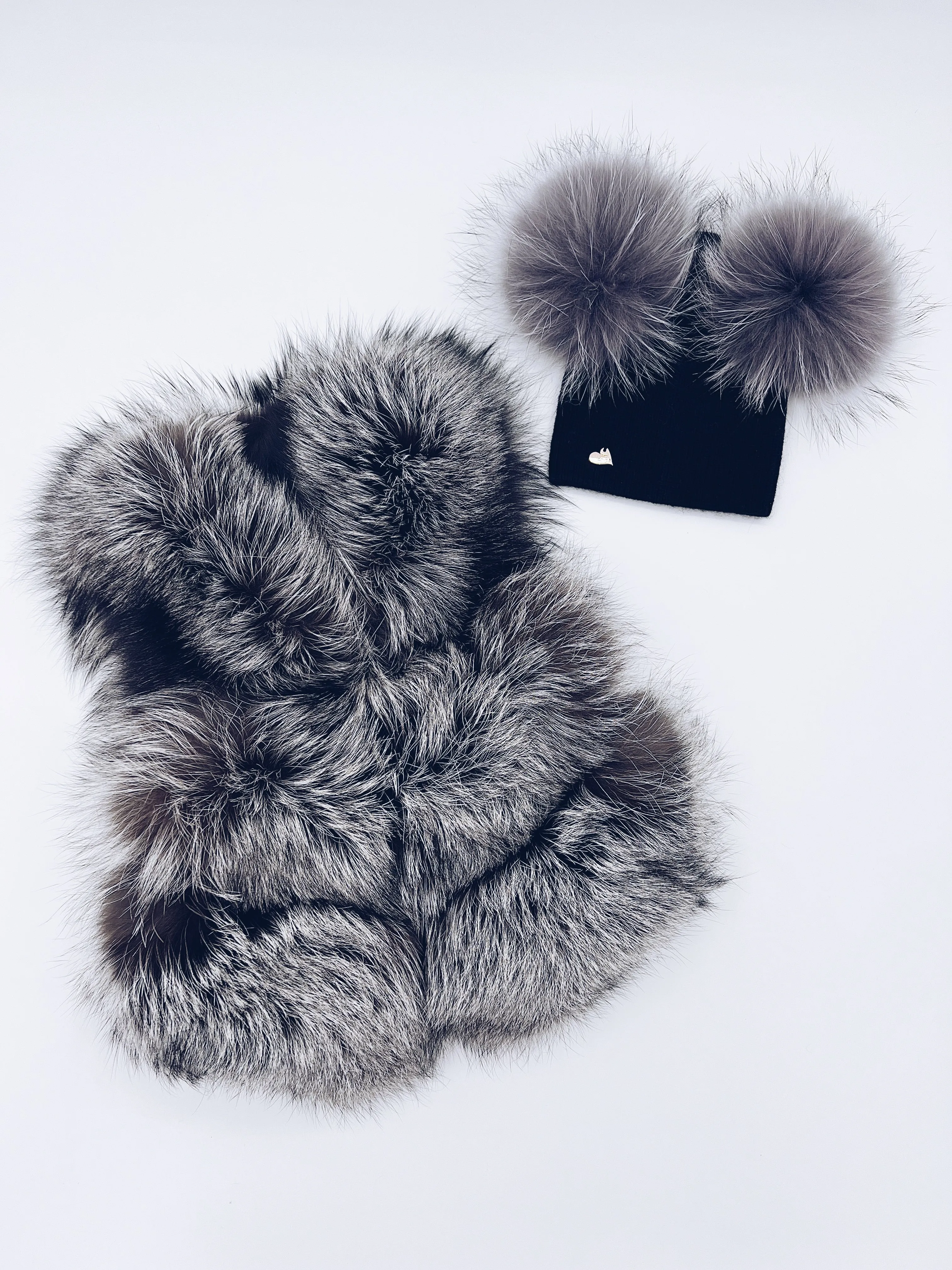 KIDS MI LOVES SIGNATURE Silver Fox Luxurious fur vest