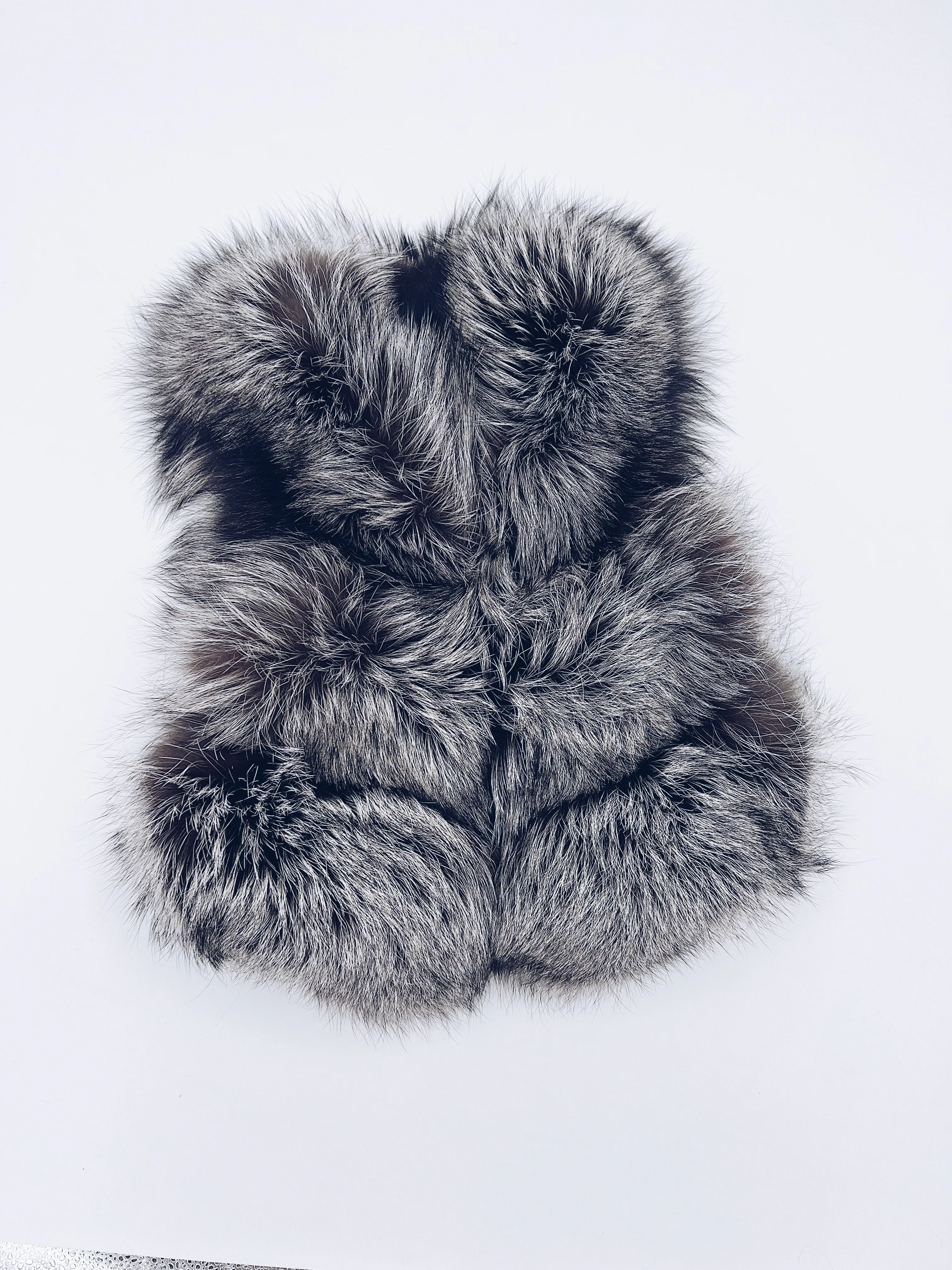 KIDS MI LOVES SIGNATURE Silver Fox Luxurious fur vest