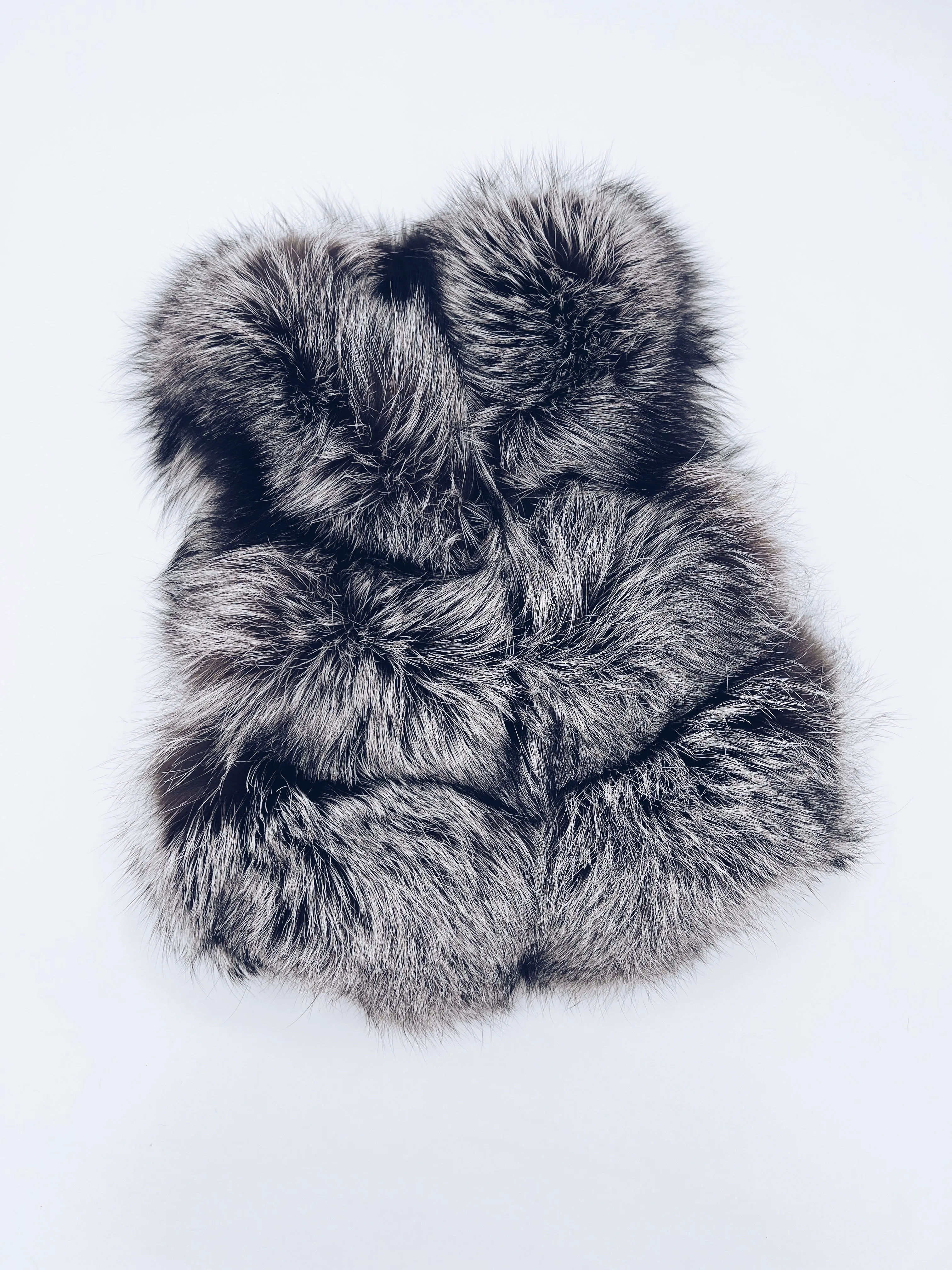 KIDS MI LOVES SIGNATURE Silver Fox Luxurious fur vest