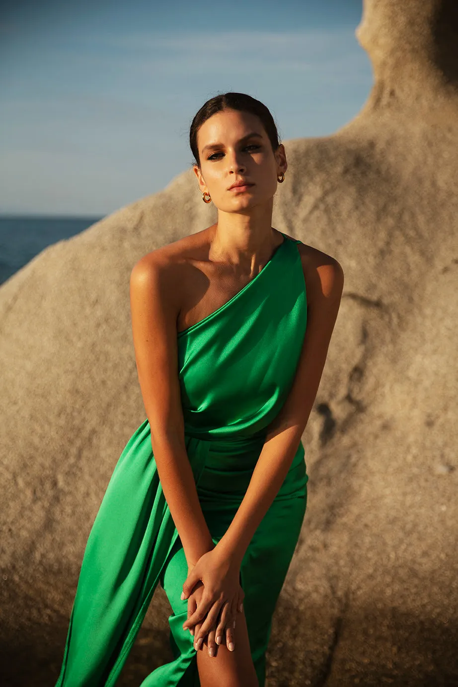 ONE-SHOULDER MIDI DRESS