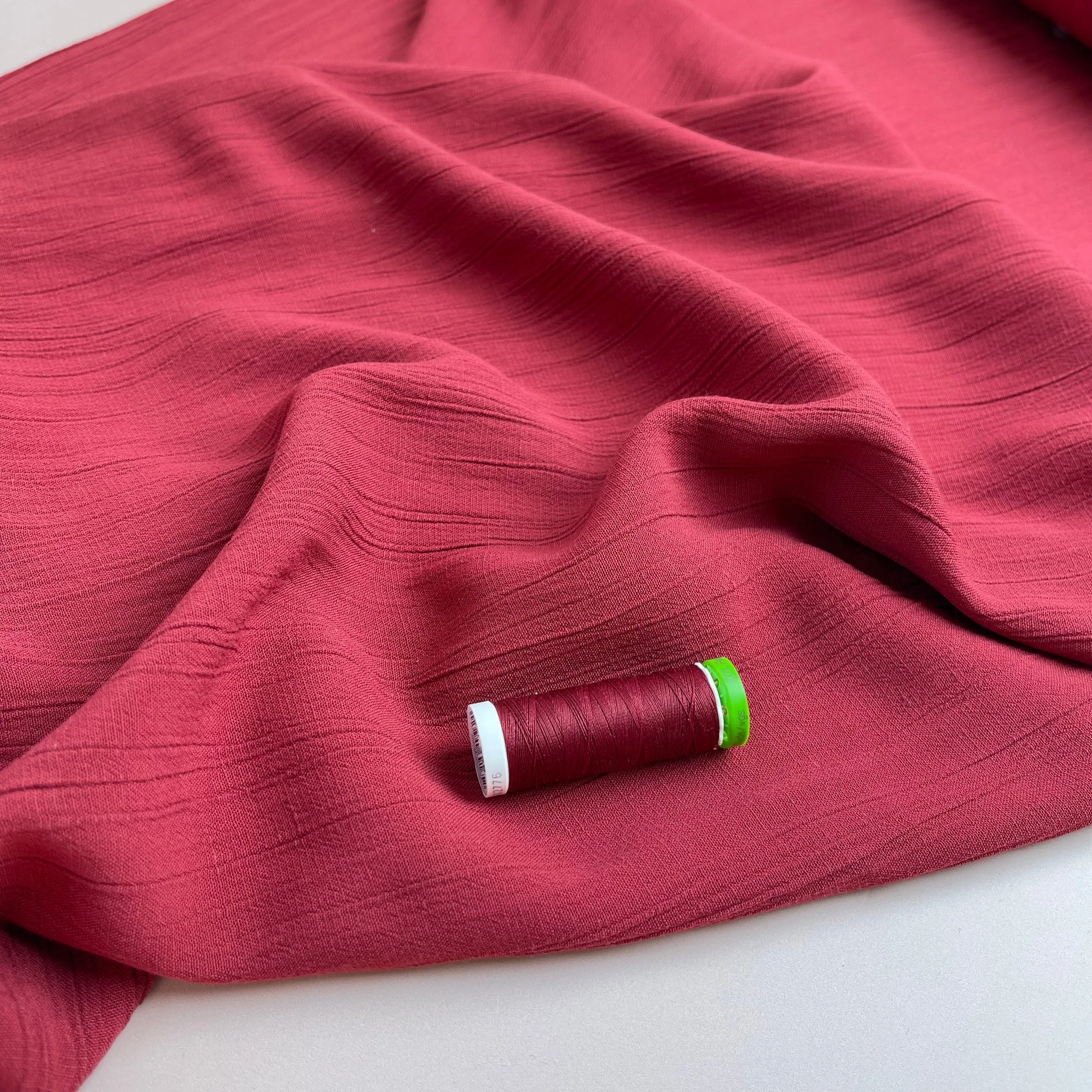 REMNANT 0.32 metre - Crinkle Viscose Linen Blend Fabric in Red