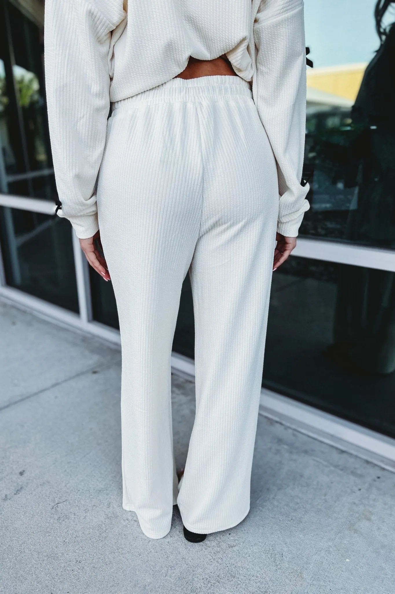 Size M - Chic Bow Pants