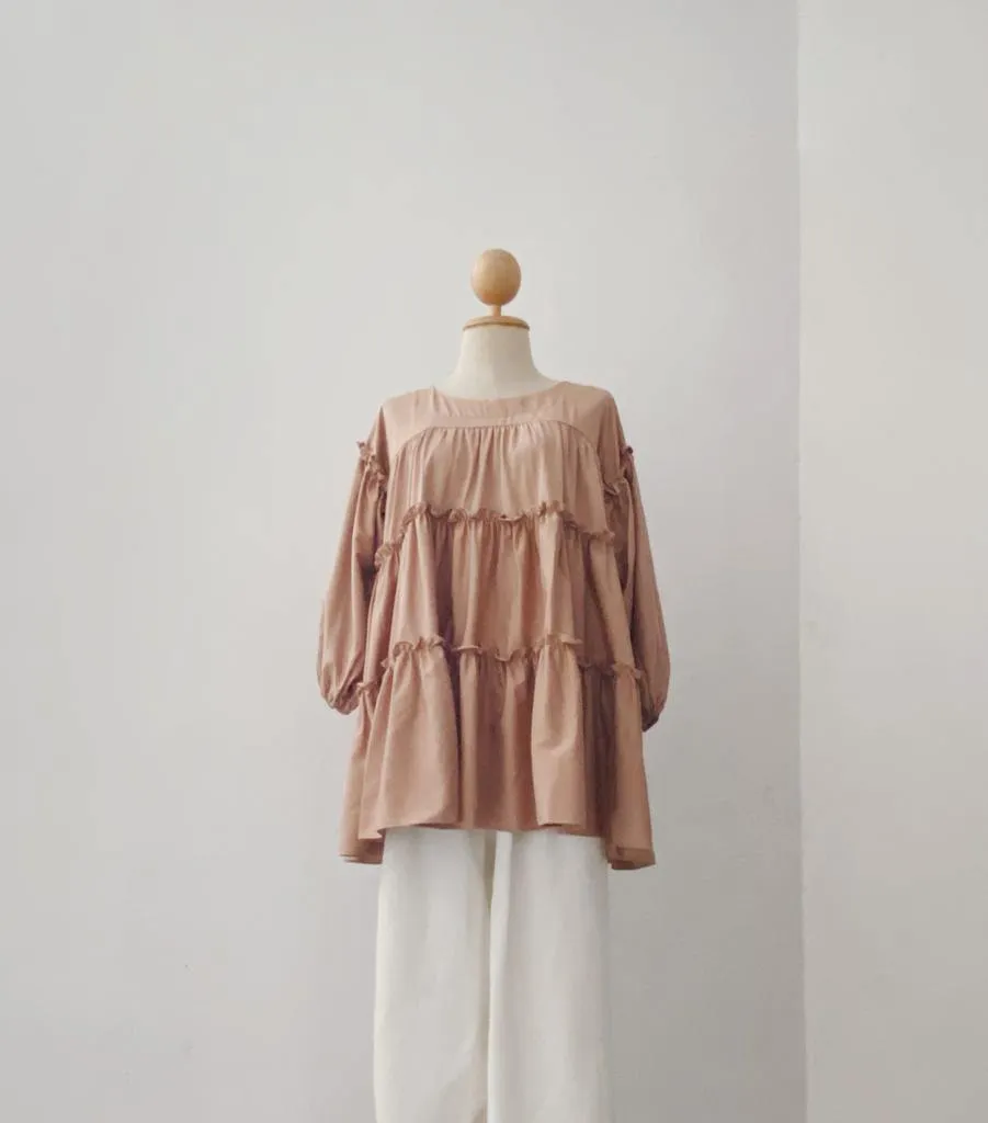 TIERED RUFFLE TOP